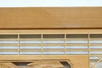 松と鶴の縁起の良い彫刻を描いた窓絵で華やいだ面持ちの彫刻欄間 EZ2868ab 在庫(a:1 b:1)枚