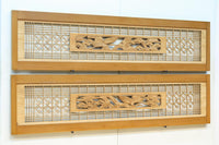 松と鶴の縁起の良い彫刻を描いた窓絵で華やいだ面持ちの彫刻欄間 EZ2868ab 在庫(a:1 b:1)枚