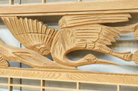 松と鶴の縁起の良い彫刻を描いた窓絵で華やいだ面持ちの彫刻欄間 EZ2868ab 在庫(a:1 b:1)枚