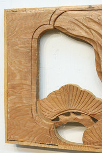 雄々しい鷹が松の木に身を隠す彫刻欄間素材 EZ2871ab 在庫(a:1 b:1)枚