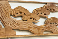 雄々しい鷹が松の木に身を隠す彫刻欄間素材 EZ2871ab 在庫(a:1 b:1)枚