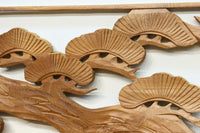 雄々しい鷹が松の木に身を隠す彫刻欄間素材 EZ2871ab 在庫(a:1 b:1)枚