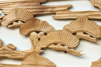 雄々しい鷹が松の木に身を隠す彫刻欄間素材 EZ2871ab 在庫(a:1 b:1)枚