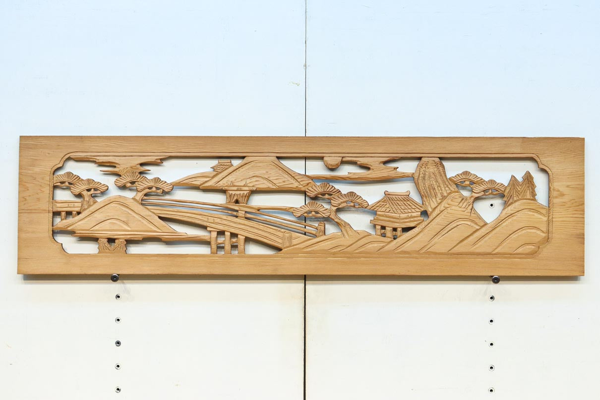 家屋の建つ岩間の風景を描く彫刻欄間素材 EZ2872 在庫1枚 – 古福庵