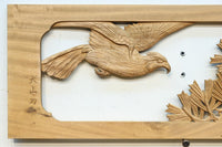 勇ましい鷹と松の縁起の良い絵柄が風格を感じさせる彫刻欄間素材 EZ2883 在庫1枚