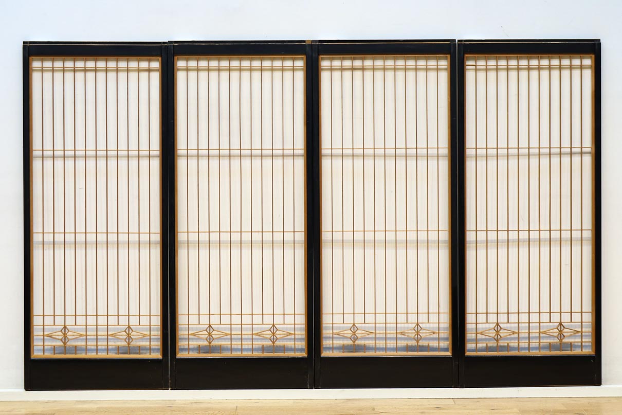 縦格子にダイヤ型の幾何学模様を添えた上品な書院 EZ2896 在庫4枚 – 古