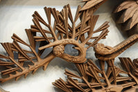 見事な枝ぶりの松と飛翔する鶴の美しい姿を描いた彫刻欄間 EZ2937 在庫1枚