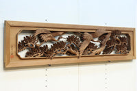 見事な枝ぶりの松と飛翔する鶴の美しい姿を描いた彫刻欄間 EZ2937 在庫1枚