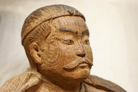 黒枠で全体を引き締めて武人の物語を思いめぐらせる彫刻欄間 EZ3149 在庫1枚