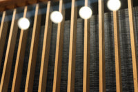 中央に家紋を据えた凛とした面持ちのガラス入り欄間 EZ3206