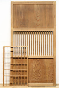 幅 938ミリ,933ミリ 時代の風合いに包まれた風情溢れる透かし板戸 F7976ab 在庫(a:1 b:0)枚