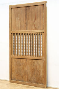 幅 938ミリ,933ミリ 時代の風合いに包まれた風情溢れる透かし板戸 F7976ab 在庫(a:1 b:0)枚