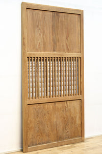 幅 938ミリ,933ミリ 時代の風合いに包まれた風情溢れる透かし板戸 F7976ab 在庫(a:1 b:0)枚