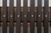 幅675ミリ スリム幅!! モールガラスがレトロ感溢れる大阪格子戸 F8091 在庫1枚