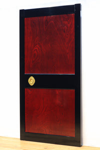 幅911ミリ 漆の色彩に極上の欅杢目模様が見栄えのする金沢板戸 F8125a 在庫1枚