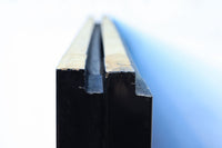 幅895ミリ 激しくうねる極上欅杢目と漆の雅さが見事な金沢板戸 F8125b 在庫2枚