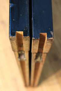 幅895ミリ 激しくうねる極上欅杢目と漆の雅さが見事な金沢板戸 F8125b 在庫2枚