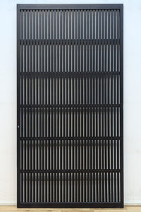 幅925ミリ 平格子が端然と美しく並ぶ全面格子戸 F8304 在庫1枚