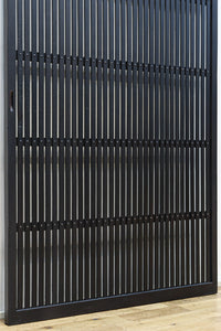 幅925ミリ 平格子が端然と美しく並ぶ全面格子戸 F8304 在庫1枚