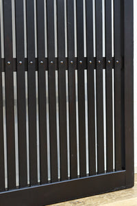 幅925ミリ 平格子が端然と美しく並ぶ全面格子戸 F8304 在庫1枚