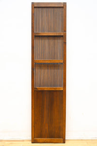 幅349ミリ、高さ1415ミリ 稀少サイズ!! 穏やかな色艶をした格子戸 F8336 在庫1枚