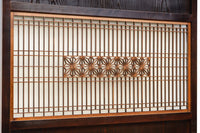 幅938ミリ 縦繁と角麻装飾で格調あるスリガラス入り透かし板戸 F8403 在庫1枚