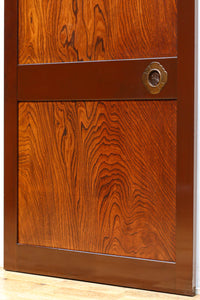 幅887ミリ 美しい色艶に迫力ある杢目模様が流れる板戸 F8405 在庫2枚