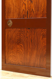 幅887ミリ 美しい色艶に迫力ある杢目模様が流れる板戸 F8405 在庫2枚