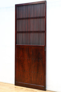 珍品幅790ミリ高さ1860ミリ 稀少サイズの和の趣きある格子戸 F8408 在庫2枚