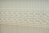 幅912ミリ 縦格子と組子が上品なガラス入り透かし板戸 F8413 在庫2枚