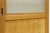 幅912ミリ 縦格子と組子が上品なガラス入り透かし板戸 F8413 在庫2枚