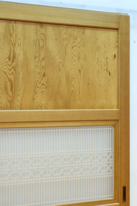 幅912ミリ 縦格子と組子が上品なガラス入り透かし板戸 F8413 在庫2枚