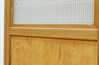 幅912ミリ 縦格子と組子が上品なガラス入り透かし板戸 F8413 在庫2枚