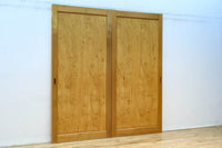 F8414 幅874ミリ 木地の色彩に杢目が映える杉一枚板の板戸 在庫1枚