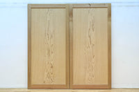 F8414 幅874ミリ 木地の色彩に杢目が映える杉一枚板の板戸 在庫1枚