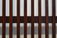 幅670ミリ スリムサイズ!!深みを増した色彩で落ち着きある全面丸格子戸 F8437 在庫1枚