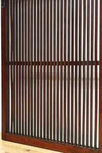 幅670ミリ スリムサイズ!!深みを増した色彩で落ち着きある全面丸格子戸 F8437 在庫1枚