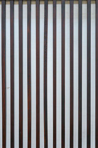 幅670ミリ スリムサイズ!!深みを増した色彩で落ち着きある全面丸格子戸 F8437 在庫1枚