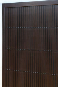 幅896 高さ1823ミリ 重厚感ある作りで落ち着いた佇まいの全面平格子戸 F8442 在庫2枚