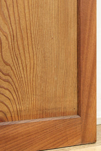 幅850ミリ 明るい木地色に華やかな杢目の杉一枚板戸 F8446 在庫1枚