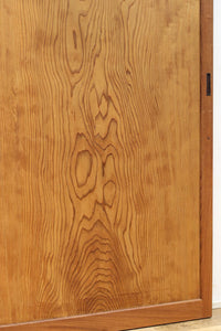 幅850ミリ 明るい木地色に華やかな杢目の杉一枚板戸 F8446 在庫1枚