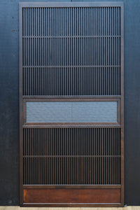 幅897ミリ 横モールガラス窓で煌びやかな面持ちの大阪格子戸 F8458 在庫4枚