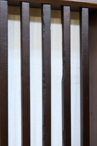 幅862ミリ 繊細な格子が引き立つ華やかな色彩の格子戸 F8464a 在庫2枚