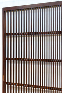 幅862ミリ 繊細な格子が引き立つ華やかな色彩の格子戸 F8464a 在庫2枚