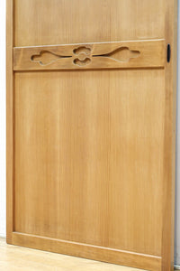 幅878ミリ 優しい木地色の色彩で上品な趣きある板戸 F8477b 在庫2枚