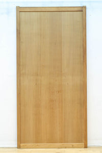 幅878ミリ 優しい木地色の色彩で上品な趣きある板戸 F8477b 在庫2枚