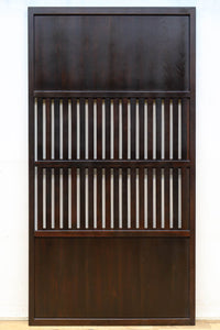 幅924ミリ 深い色合いで落ち着きのある無双板戸 F8497 在庫2枚