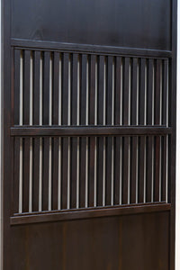 幅924ミリ 深い色合いで落ち着きのある無双板戸 F8497 在庫2枚