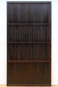 幅924ミリ 深い色合いで落ち着きのある無双板戸 F8497 在庫2枚