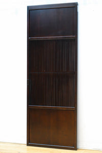 幅673ミリ スリム幅!! 繊細な格子を設けた透かし千本格子板戸 F8501 在庫4枚